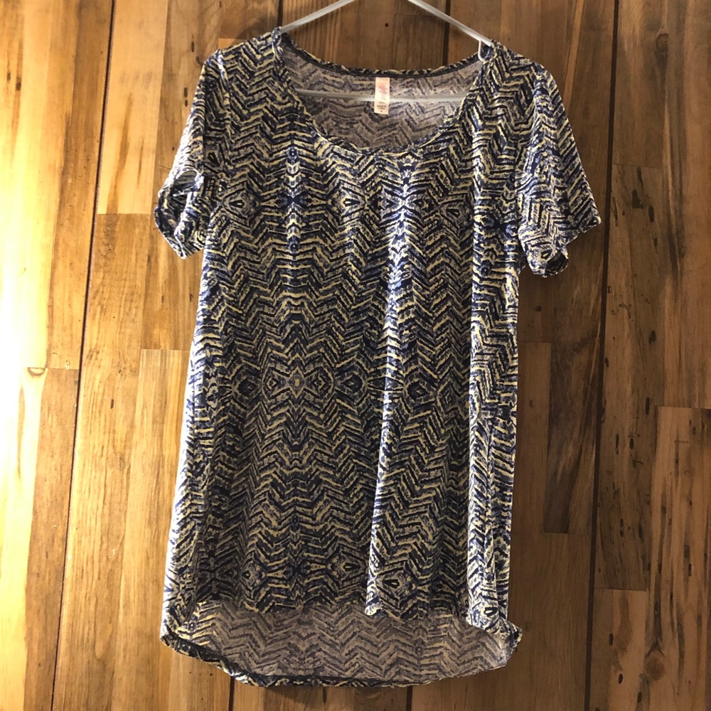 LuLaRoe Medium Classic Tee Shirt